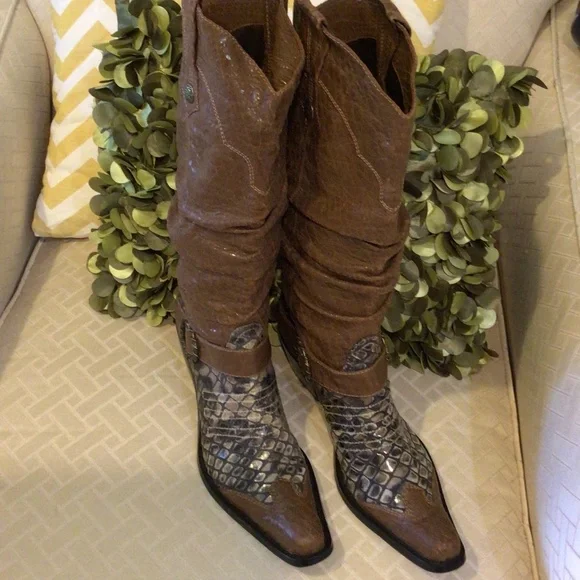 J. Renee boot - Picture 1 of 6